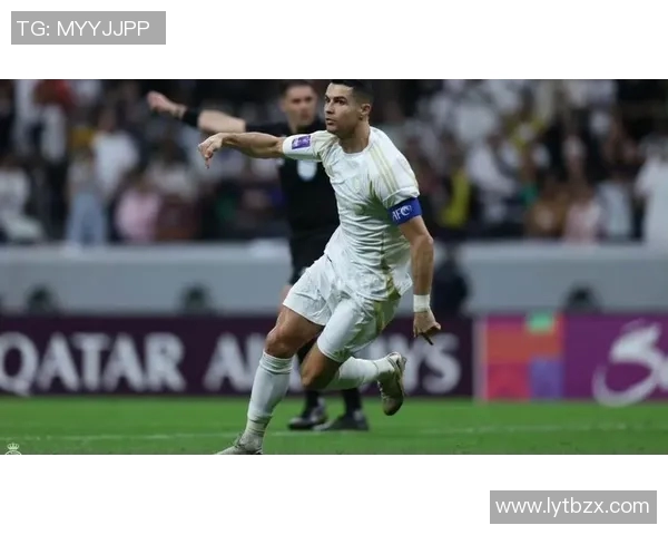 C罗的传奇足球生涯与精彩瞬间全景回顾图文展示 C罗的传奇足球生涯与精彩瞬间全景回顾图文展示