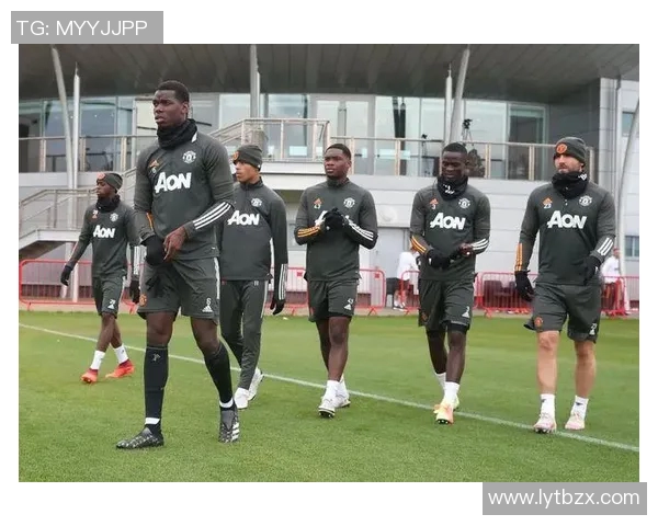 足球明星戴围脖的时尚风采与个性展示精选图片合集