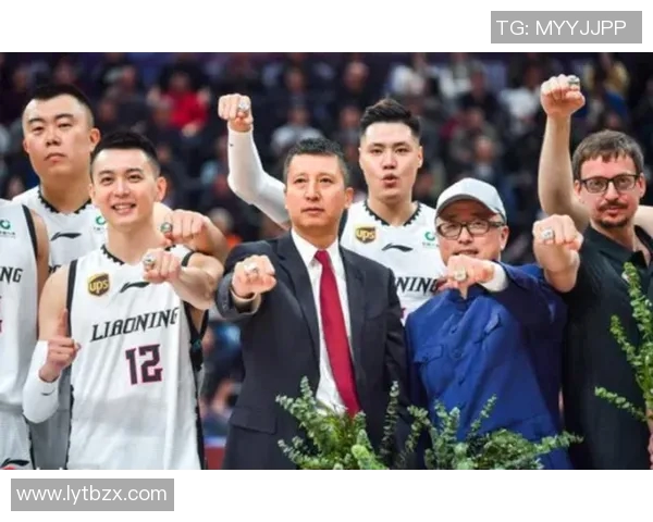 哈维西蒙斯：新生代足球天才的崛起与未来展望